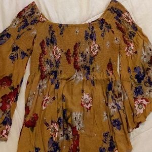 Women’s Gold/Flowers flowyTop - Size Small